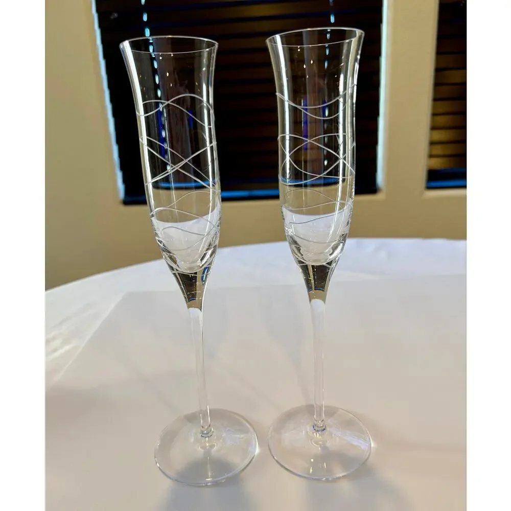 Nambé Motus Crystal Champagne Flutes Toasting Glasses - Pair of 2